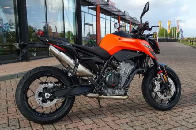 KTM 790 Duke (2026) thumbnail 3