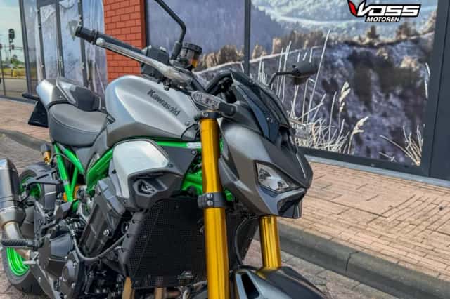 Kawasaki Z900 SE Performance (2026) thumbnail 3