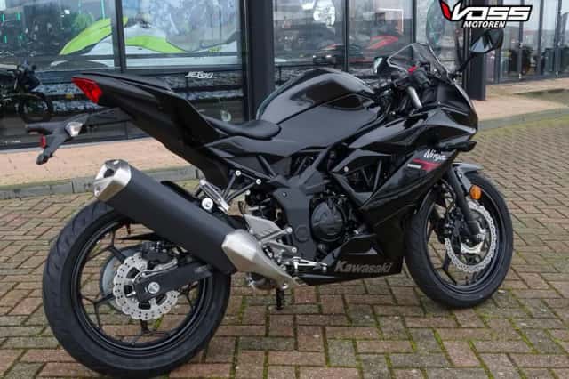 Kawasaki Ninja 125 (2026) thumbnail 3
