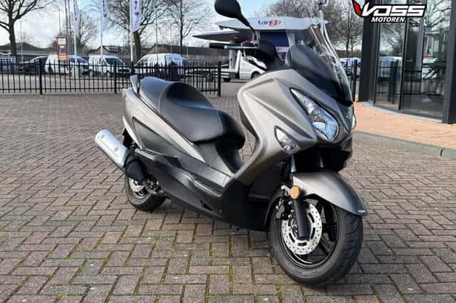 Suzuki Burgman 200 (2017) thumbnail 2