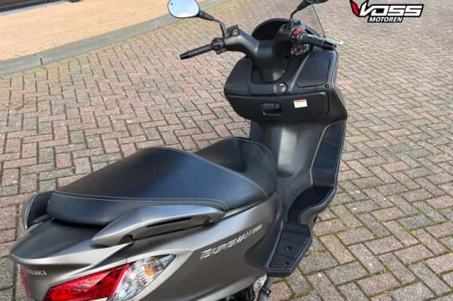 Suzuki Burgman 200 (2017) thumbnail 4