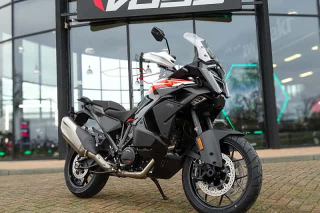 KTM Super Adventure 1390 (2026) thumbnail 1