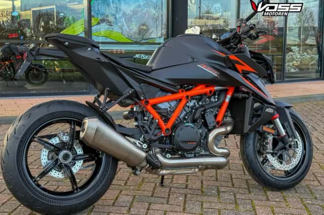 KTM 1390 Super Duke R (2026) thumbnail 5