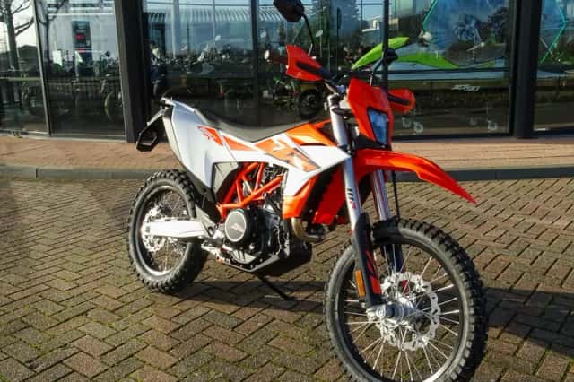 KTM 690 Enduro R (2026) thumbnail 2