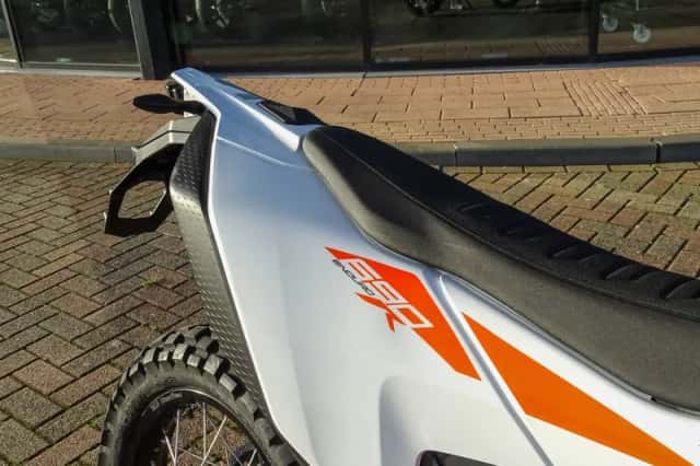 KTM 690 Enduro R (2026) thumbnail 4