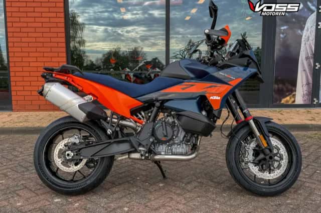 KTM 890 SMT (2026) thumbnail 1