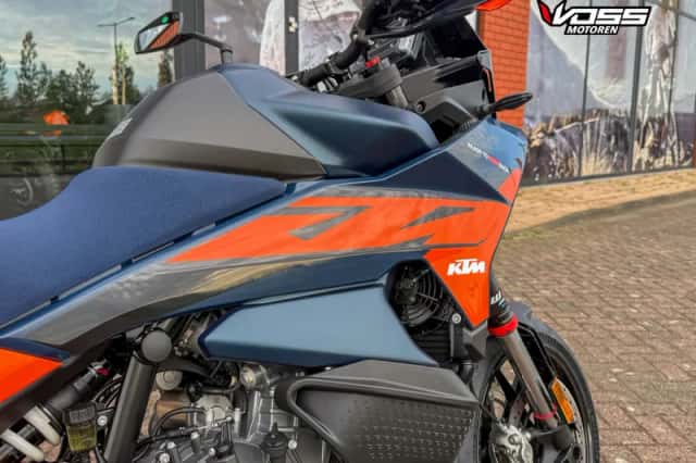 KTM 890 SMT (2026) thumbnail 5