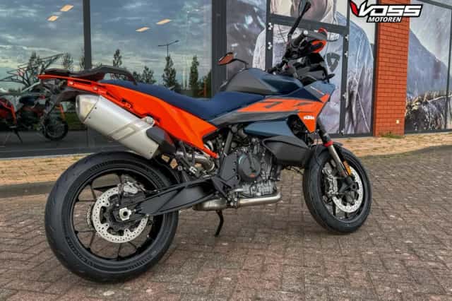 KTM 890 SMT (2026) thumbnail 6