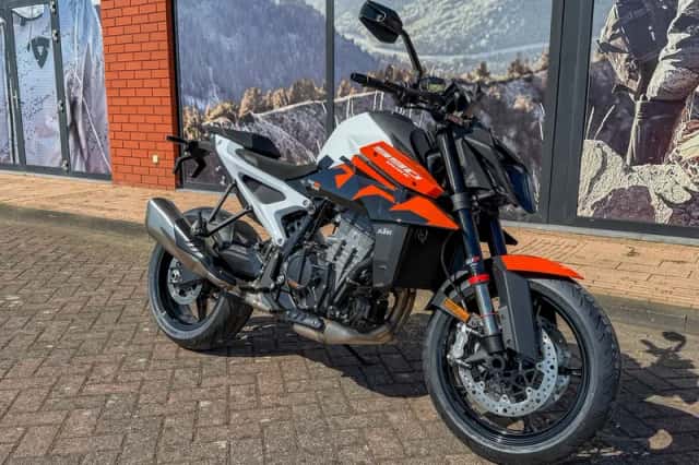 KTM 990 Duke (2026) thumbnail 2