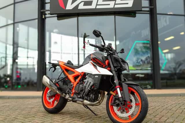 KTM 990 Duke R (2026) thumbnail 1