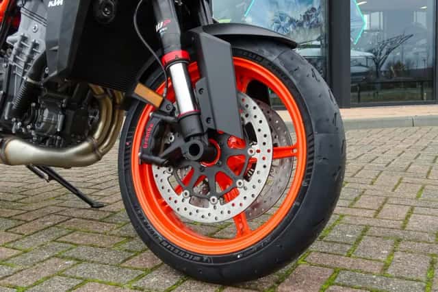 KTM 990 Duke R (2026) thumbnail 4