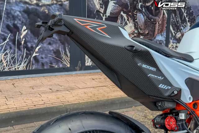 KTM Super Duke 1390 (2026) thumbnail 6