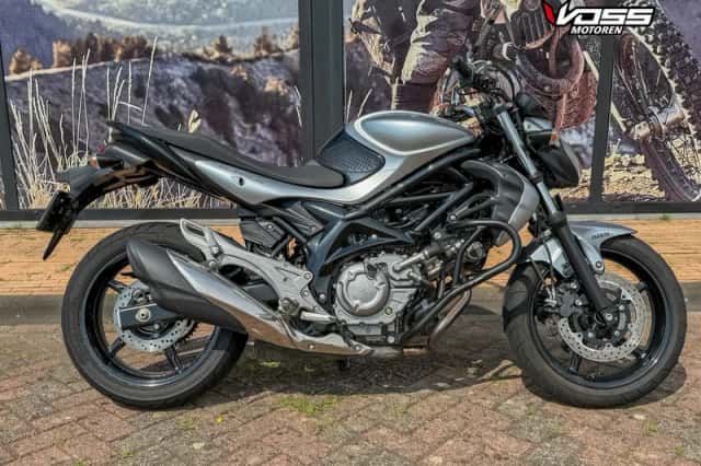 Suzuki Gladius (2012) thumbnail 1
