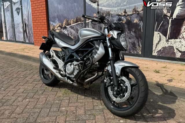Suzuki Gladius (2012) thumbnail 2