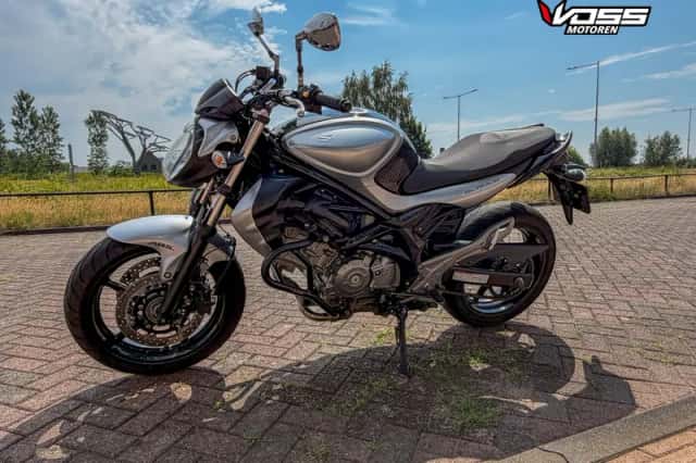 Suzuki Gladius (2012) thumbnail 5