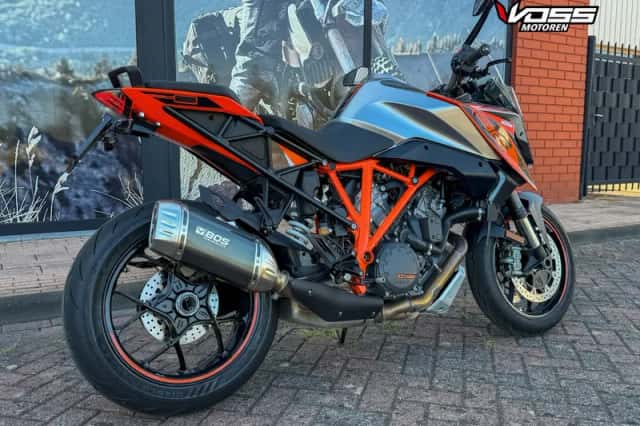 KTM 1290 Super Duke GT (2017) thumbnail 3