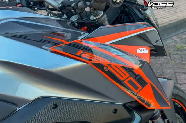 KTM 1290 Super Duke GT (2017) thumbnail 5