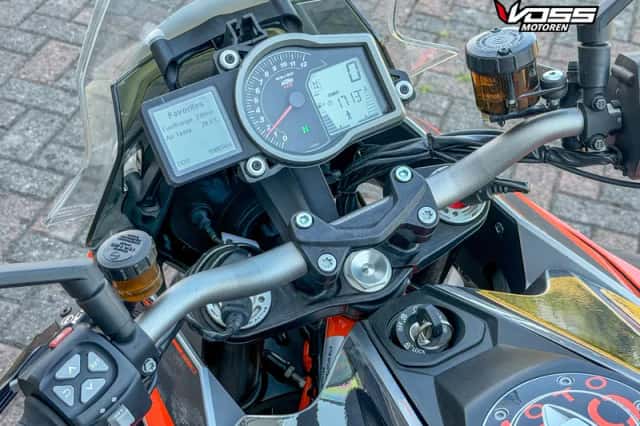 KTM 1290 Super Duke GT (2017) thumbnail 6
