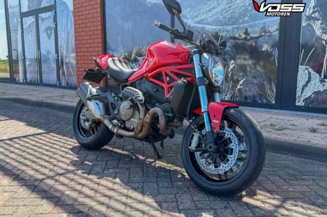 Ducati Monster 821 (2014) thumbnail 2