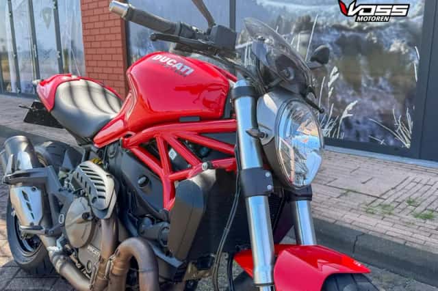 Ducati Monster 821 (2014) thumbnail 3