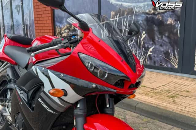 Yamaha YZF-R6 (2003) thumbnail 3