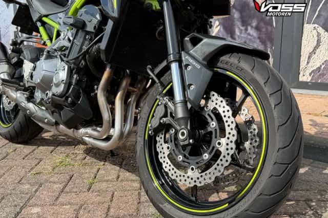 Kawasaki Z900 (2018) thumbnail 4