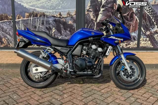 Yamaha FZS600 (2003) thumbnail 1