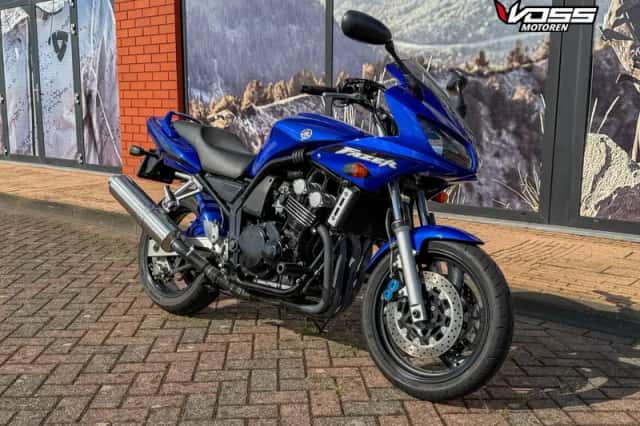 Yamaha FZS600 (2003) thumbnail 2