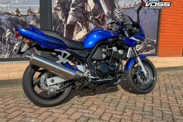 Yamaha FZS600 (2003) thumbnail 3