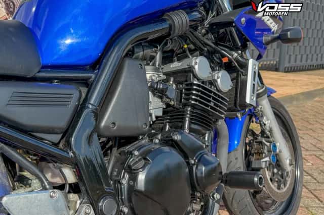 Yamaha FZS600 (2003) thumbnail 4