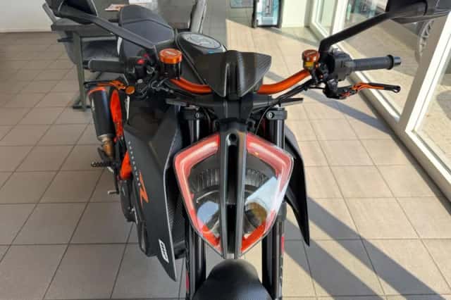 KTM 1290 SuperDuke R (2017) thumbnail 5