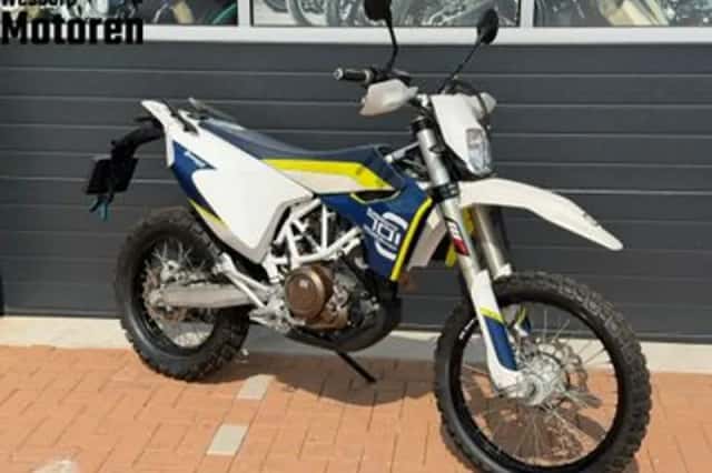 Husqvarna 701 Supermoto (2016) thumbnail 1
