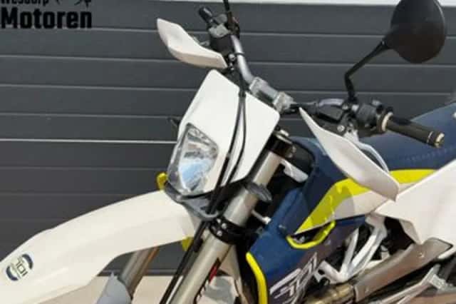 Husqvarna 701 Supermoto (2016) thumbnail 5