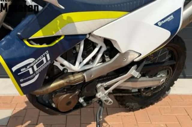 Husqvarna 701 Supermoto (2016) thumbnail 6