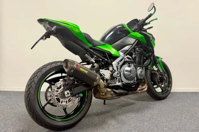 Kawasaki Z900 (2017) thumbnail 3