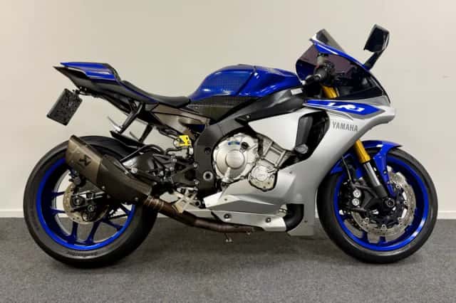 Yamaha YZF-R1 (2015) thumbnail 2
