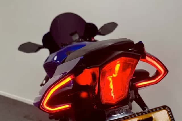 Yamaha YZF-R1 (2015) thumbnail 6