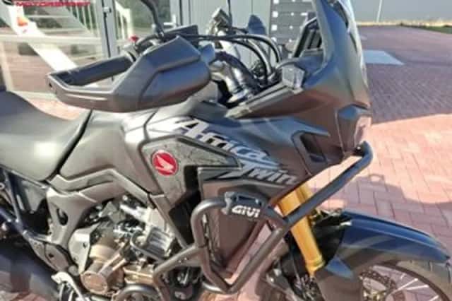 Honda CRF 1000 L AFRICA TWIN DCT (2016) thumbnail 6