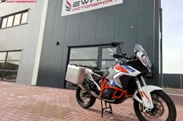 KTM 1290 SUPER ADVENTURE R (2022) thumbnail 1