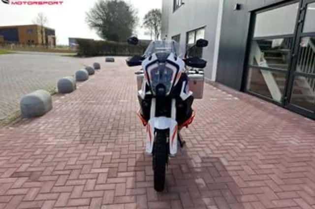 KTM 1290 SUPER ADVENTURE R (2022) thumbnail 2