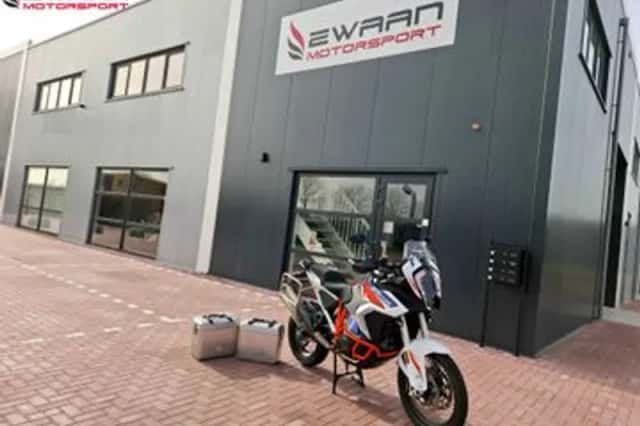 KTM 1290 SUPER ADVENTURE R (2022) thumbnail 3
