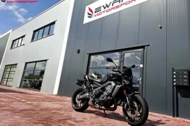 YAMAHA MT 09 (2024) thumbnail 1
