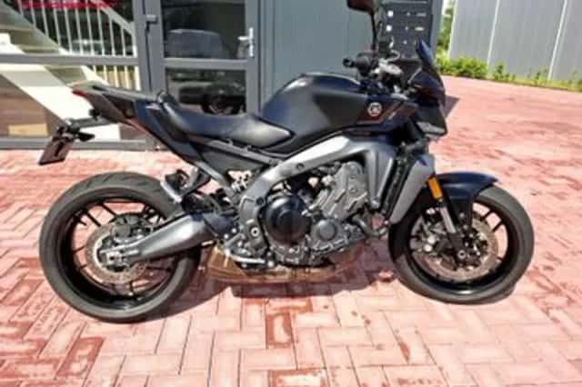 YAMAHA MT 09 (2024) thumbnail 2