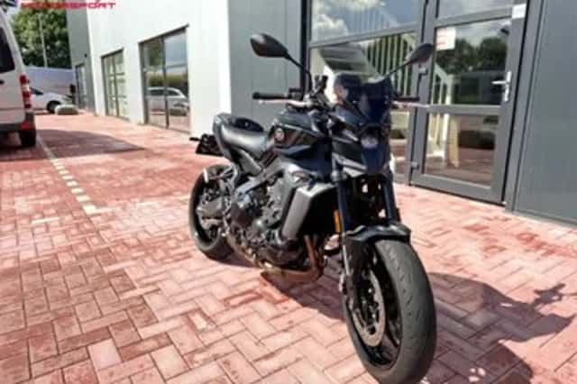 YAMAHA MT 09 (2024) thumbnail 4