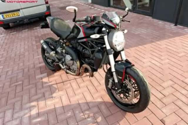 DUCATI MONSTER 821 (2020) thumbnail 3