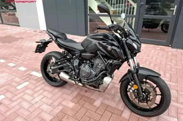YAMAHA MT 07 (2022) thumbnail 2