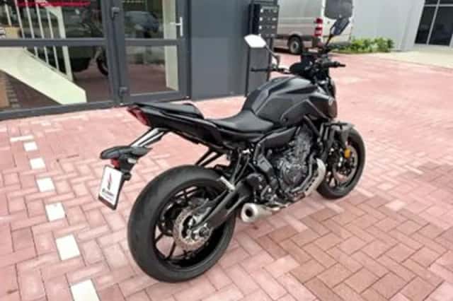 YAMAHA MT 07 (2022) thumbnail 4
