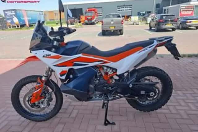KTM 890 Adventure (2023) thumbnail 5