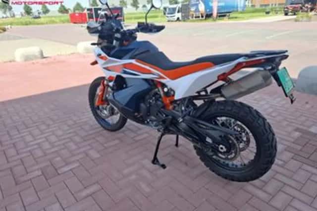 KTM 890 Adventure (2023) thumbnail 6