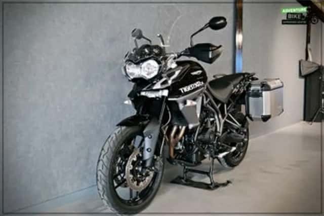 Triumph Tiger 800 XRX (2016) thumbnail 2